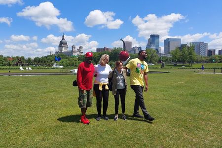 Minneapolis Walking Art Tour - Heart of Downtown
