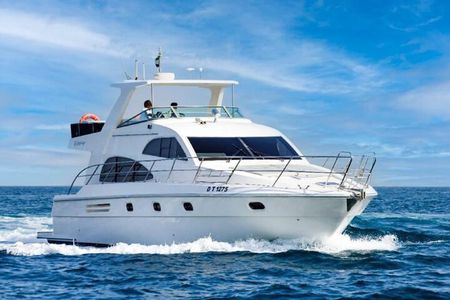 Dubai Blue Water Tour on Private Luxury Yacht in Dubai Marina