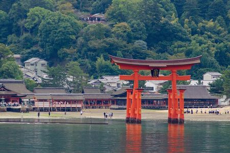 Hiroshima and Miyajima Private Guided Tour