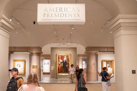 Founding Fathers: Archives & Portrait Gallery Small-Group Tour 