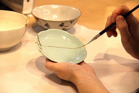 Kintsugi, Makie or Gold Leaf Pasting Workshop in Nihonbashi Tokyo