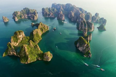 Halong Bay 5 Star Cruise Inclusive Buffet, Sunset Party Route 2
