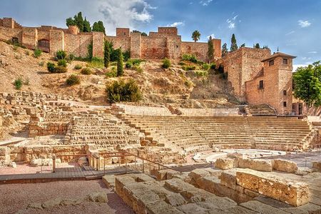 Malaga Private Tour: Alcazaba, Market, Catedral & Picasso