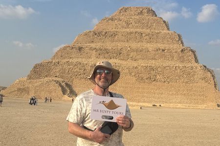 comfort Day tour to Giza pyramids & sphinx, saqqara and Memphis 