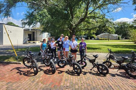 3.25-Hour Wilmington E-Bike Airlie Gardens Self/Or Guided Tour 