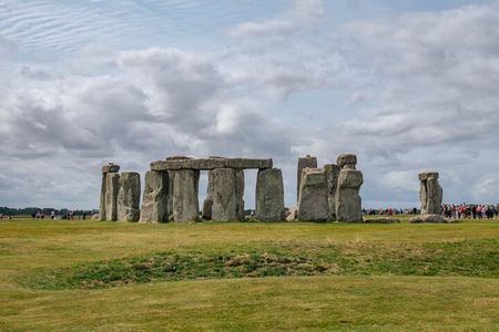 Stonehenge Half-Day luxury guided tour from Bath for 2-8 