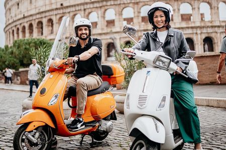 Rome Vespa Small Group Tour with Photoshoot