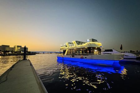 Dubai Water Canal Modern Yacht Cruise: Luxury, Scenic Views Await