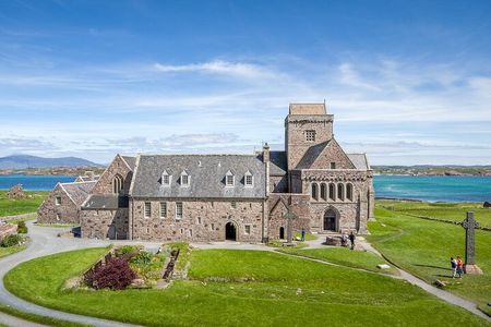 2 Day Private Tour of Mull, Iona and the Scottish Highlands