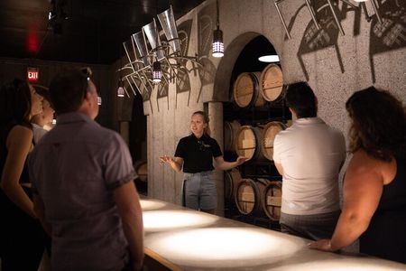 Niagara Wine Tour: Explore 4 Wineries with Tastings Included