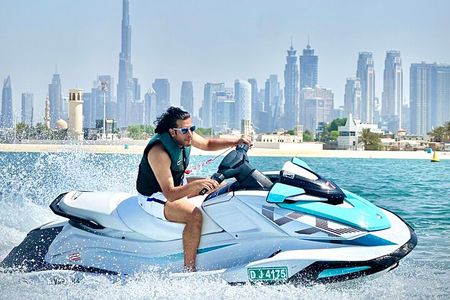 Dubai Jet Ski – 1050cc + Free Photos & Videos