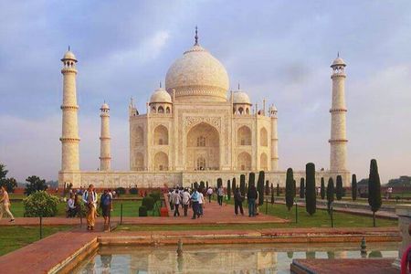 Taj Mahal and Agra Tour from Jaipur with Transfer 