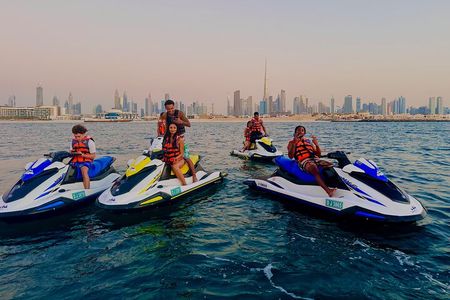 Jet Ski : Admire the Skyline & the Majestic Burj Khalifa