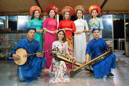 Dinner Cruise and Music Folk Song on the Perfume River