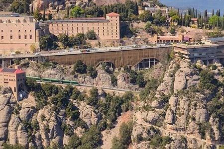 Montserrat Small Group with Cable Car and Cogwheel Train