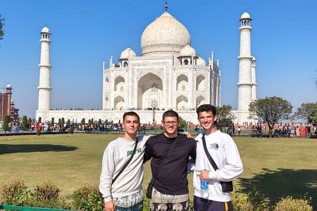 2 Days Taj Mahal and Agra Private Tour From Bangalore