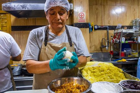 Tapas, Drinks & Tuktuks in The Lima Largest Non-Turisty Market 