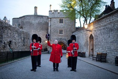 Windsor Castle and Tower of London Tour Including Entry Tickets 