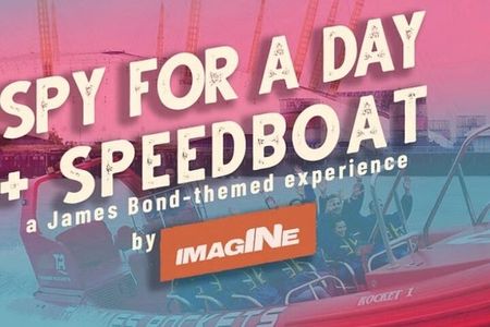 Spy for a day – A James Bond Speedboat Experience 