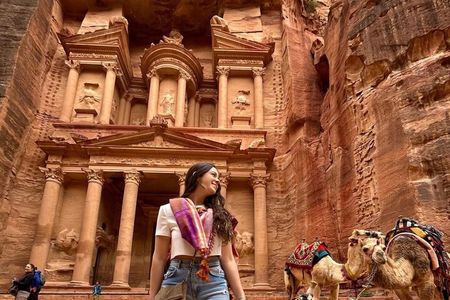 Full Petra and Wadi Rum Private Guided Tour