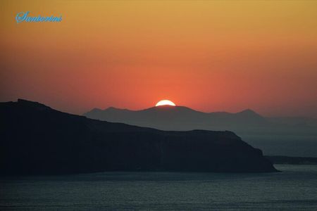 4 Hours Private Sightseeing Tour in Santorini