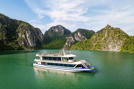 Hanoi : Halong Bay New 5 Star Cruise with Buffet Lunch and Party
