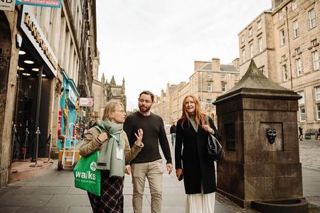 Edinburgh in a Day Tour with VIP Early Access to Edinburgh Castle