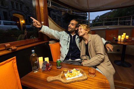 Amsterdam Canal Cruise with Cheese and Wine 