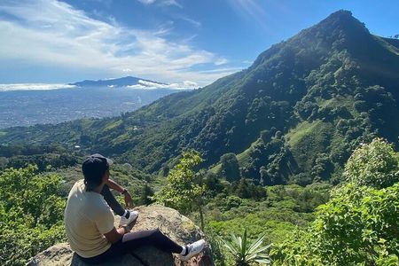 Half-Day Hiking in Pico Blanco Itzkatzú Trail