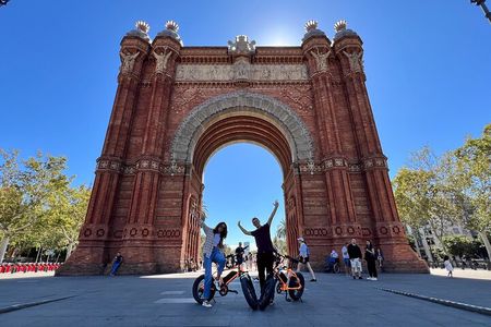 Barcelona Highlights Bike/eBike Tour with a Local Guide