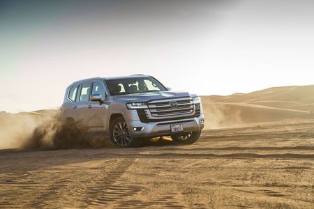 Doha Quad Bike, Dune Bashing, Camel Ride and Inland Sea Tour