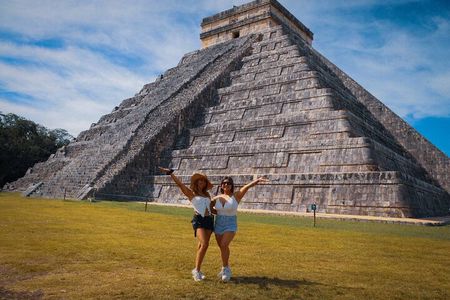Visit Chichen Itza, Cenote, Valladolid and Food from Tulum