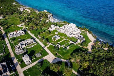 Tulum Express Private Tour with Museum and Beach. Half a day 