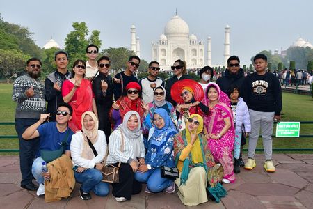 From Delhi: Taj Mahal and Agra City Tour by Car - All Inclusive