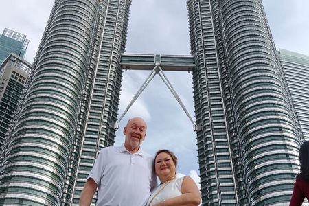 Petronas Twin Tower Skybridge View & Dining Experience Tour with Local Host