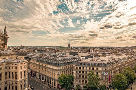 Paris Essentials Private Tour by a born-and-raised Parisian guide