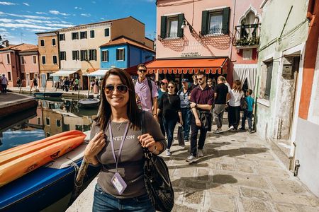 Premium Lagoon Excursion: Murano Glass, Burano & Lace Museum