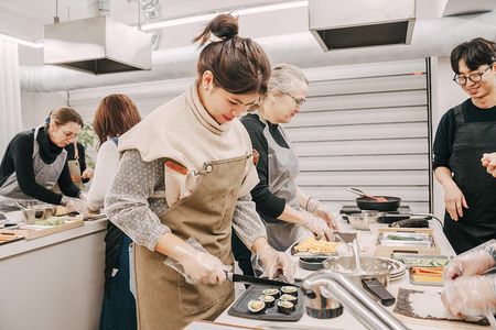 Seoul Korean Cooking Class: Gimbap & Japchae + Photo Shoot