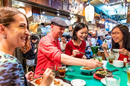 Tokyo Private Night Tour with a Local – Bars, Drinks & Culture