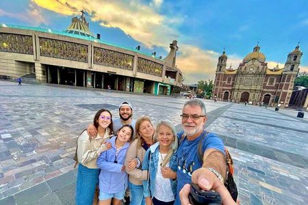Private Tour: Mexico City to Pyramids/Basilica of Guadalupe.
