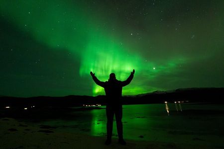 7 hours Tromsø Aurora Tour: Photos, snacks & warm drinks included