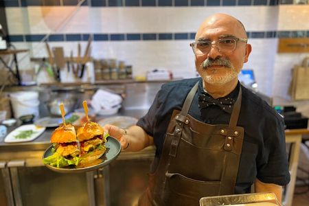 Sydney: Surry Hills Private Food Tour with 6 Local Tastings