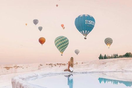 Pamukkale Hot-Air Balloon Flight with Champagne