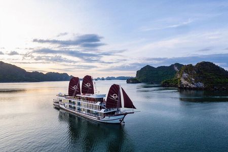 Discover Ha Long Bay in 2 Days and 1 Night Cruise Experience