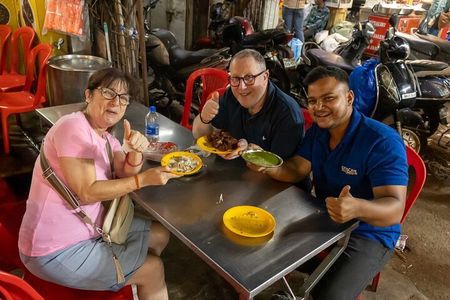 Mumbai Heritage, Food Tour & Bustling Local Bazaar Walk