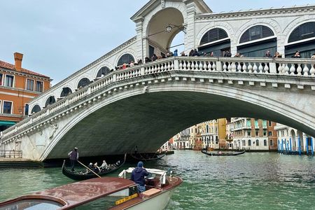 Venice Private Grand Canal Highlights and Rialto Bridge Boat Tour