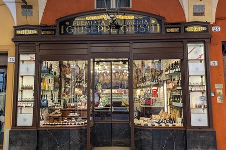 Guided Modena Sightseeing and Food Tour
