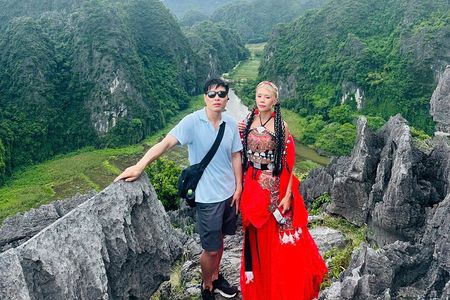 Ecotourism Ninh Binh: Boat trip, Biking, Cave hiking and Pagoda