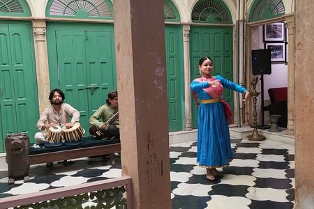 Delhi's Arts, Dance, Music, History, Food and Spice market Tour 