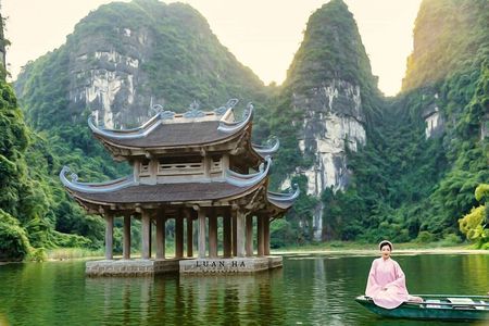 From Hanoi: Ninh Binh Hoa Lu, Trang An or Tam Coc & Mua Cave